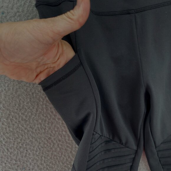 Constantly Varied Gear Leggings Womens Extra Small Black Moto Capri Stretch CVG - Picture 5 of 11